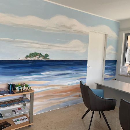 B&B Sea Joy Ровин Екстериор снимка