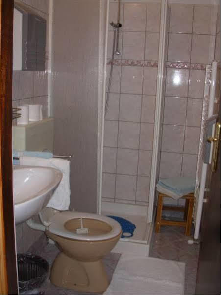 B&B Sea Joy Ровин Екстериор снимка